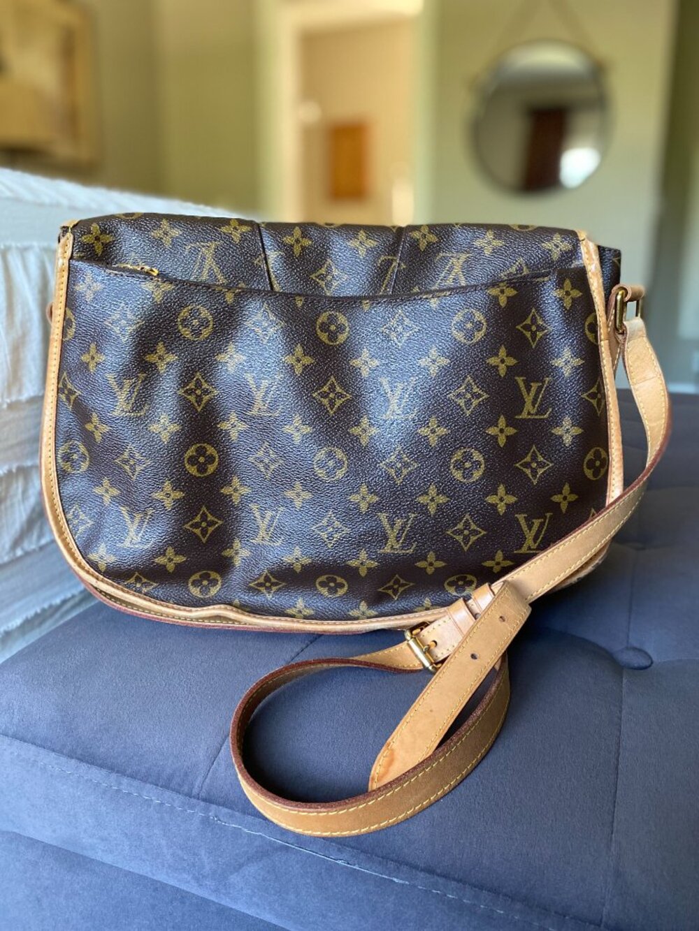Louis Vuitton Menilmontant MM Shoulder Bag - Picture 2 of 11